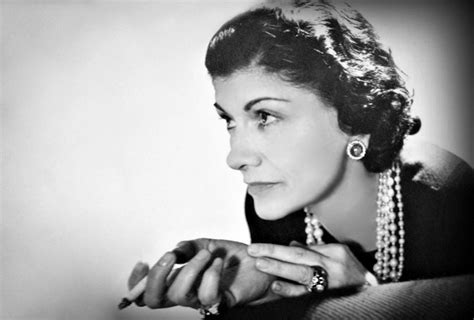 biografia de gabrielle coco chanel en ingles|coco chanel españa.